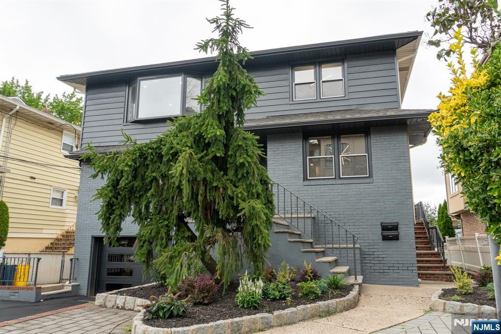 453 8th Street