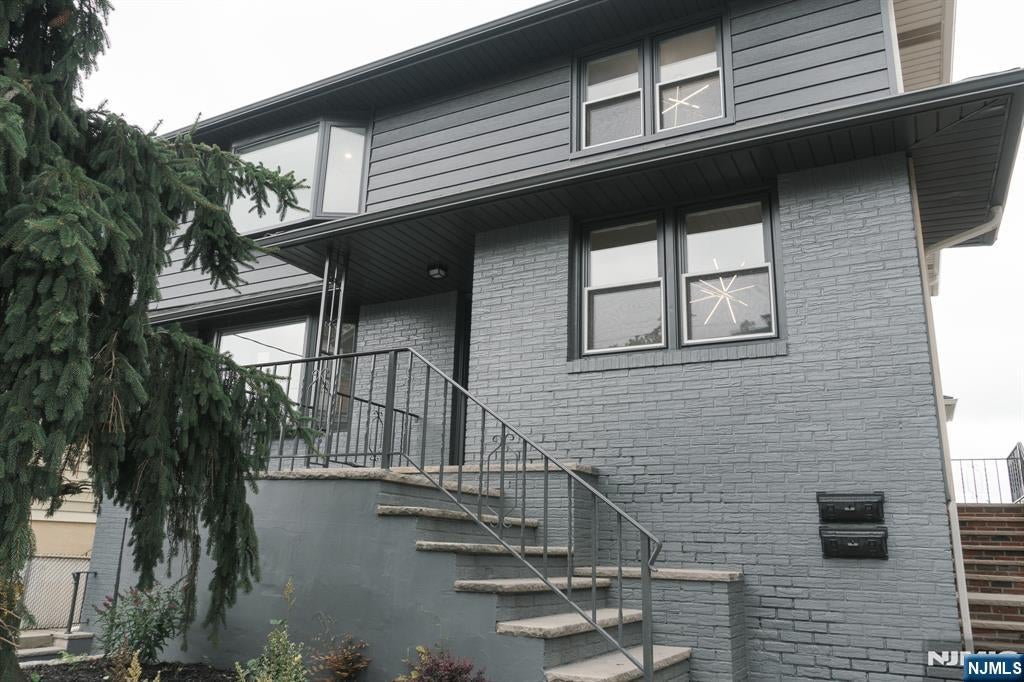 453 8th Street