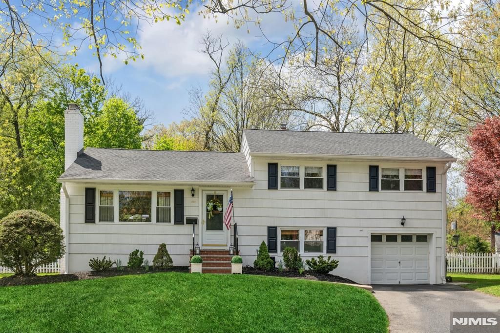 Photo of 280 Eldon Court, Ridgewood Village, NJ 07450 (MLS # 26014125)