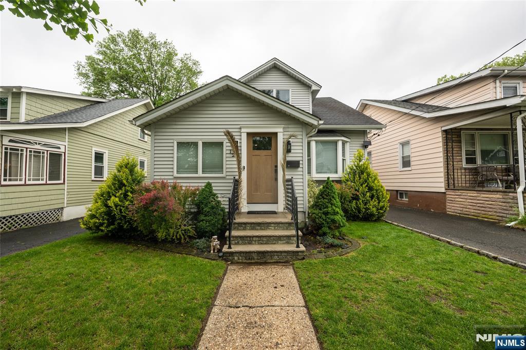 123 Grant Avenue