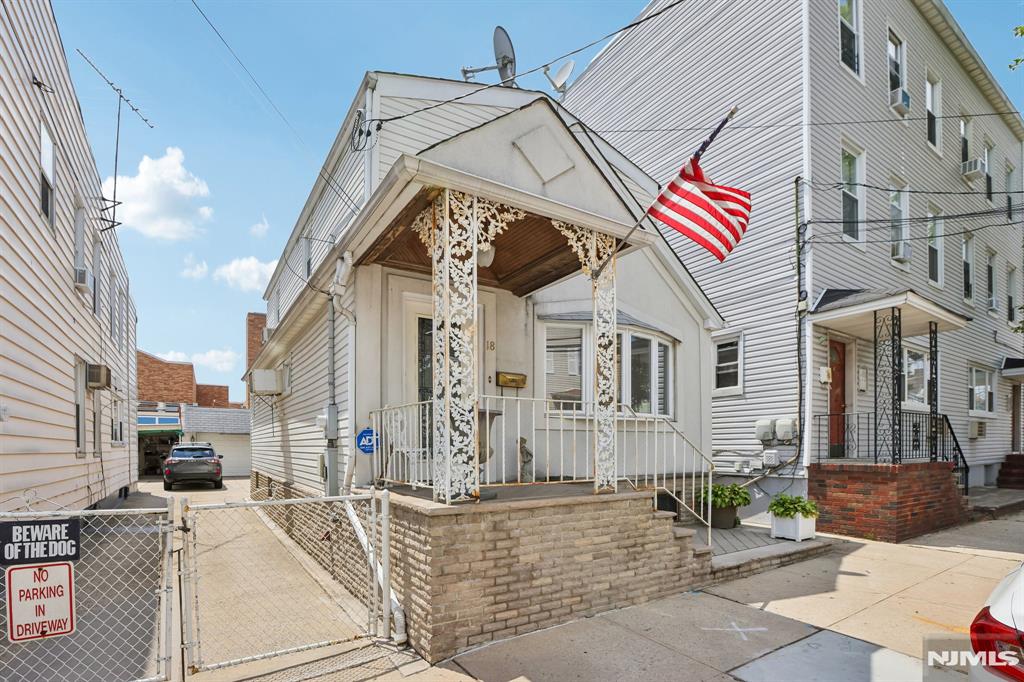 18 Patterson Street