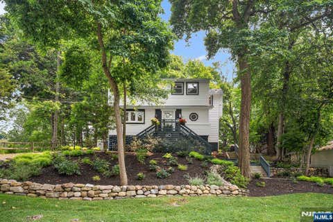 Photo of 40 W Oak Street, Ramsey, NJ 07446 (MLS # 26025320)