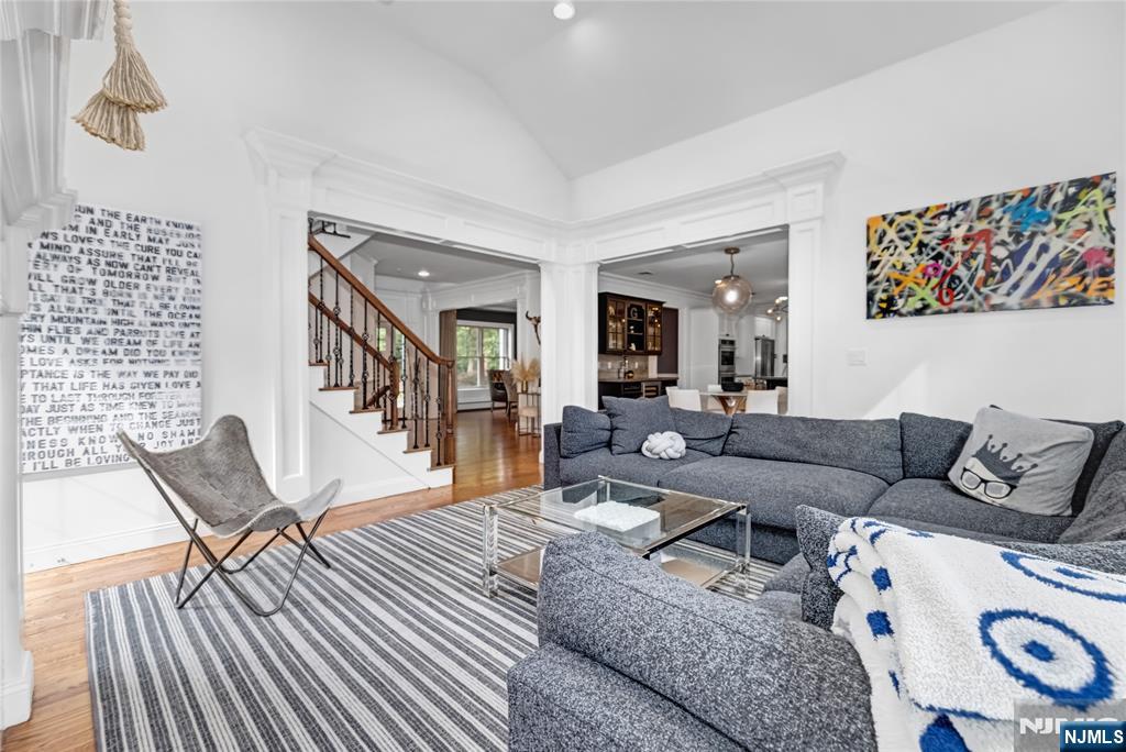 27 Central Avenue