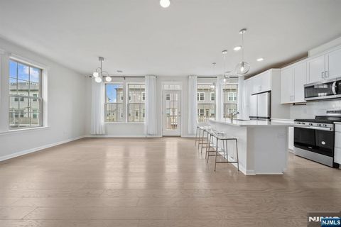 Photo of 57 Arnold, Wood Ridge, NJ 07075 (MLS # 26015502)