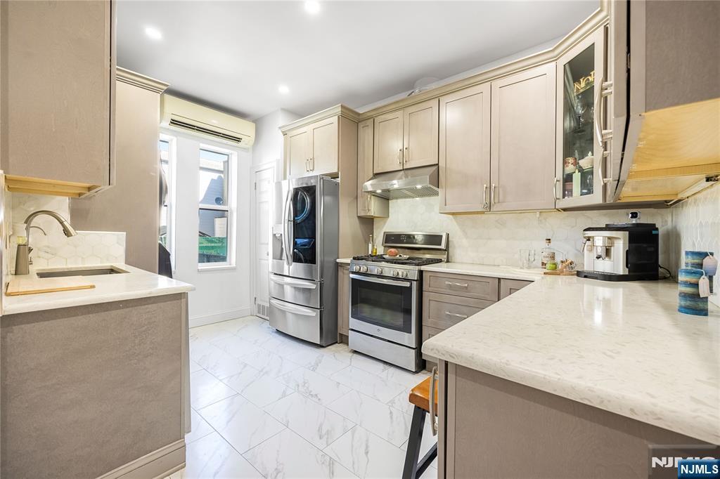326 60th Street 4