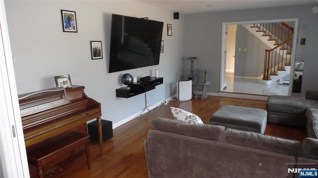 Photo of 26 James Terrace, Pompton Lakes, NJ 07442 (MLS # 25035636)