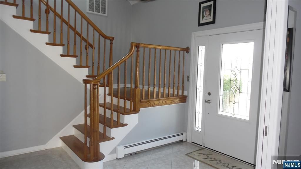 Photo of 26 James Terrace, Pompton Lakes, NJ 07442 (MLS # 25035636)