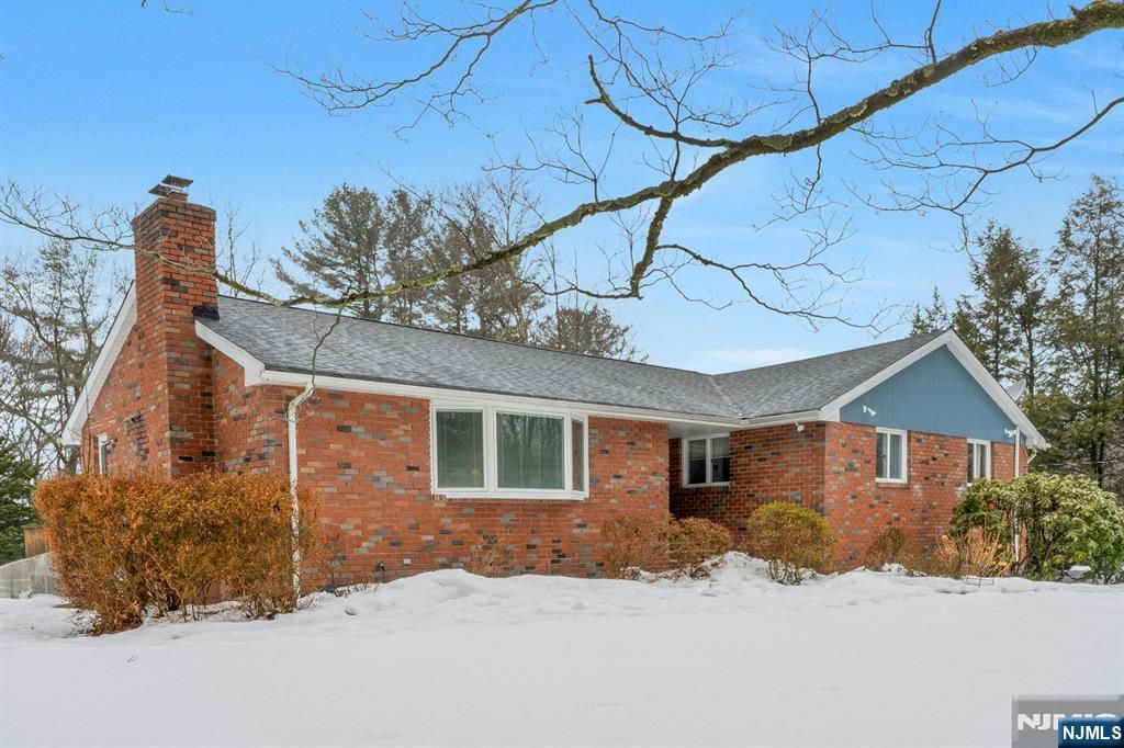 Photo of 299 Stonetown Road, Ringwood, NJ 07456 (MLS # 26006275)