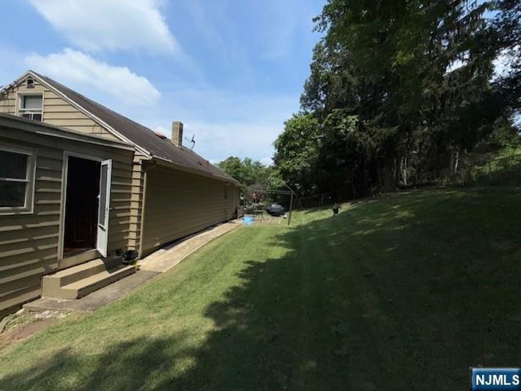 Photo of 980 Black Oak Ridge Road, Wayne, NJ 07470 (MLS # 25037248)