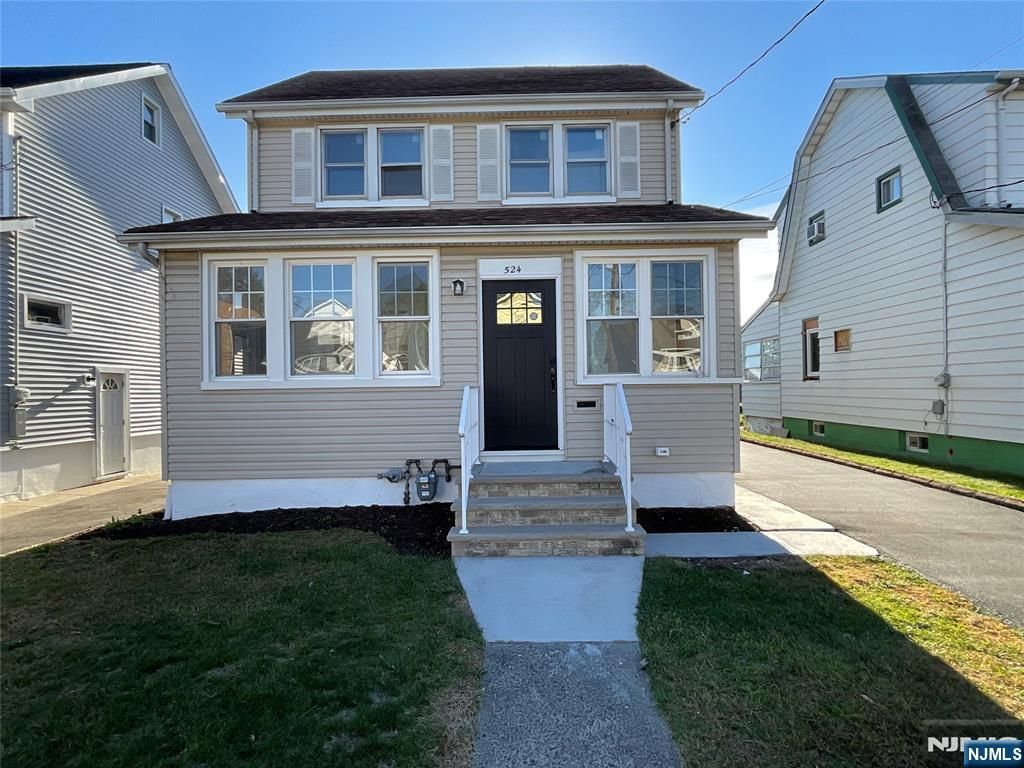 Photo of 524 Octavia Place, Lyndhurst, NJ 07071 (MLS # 25037593)