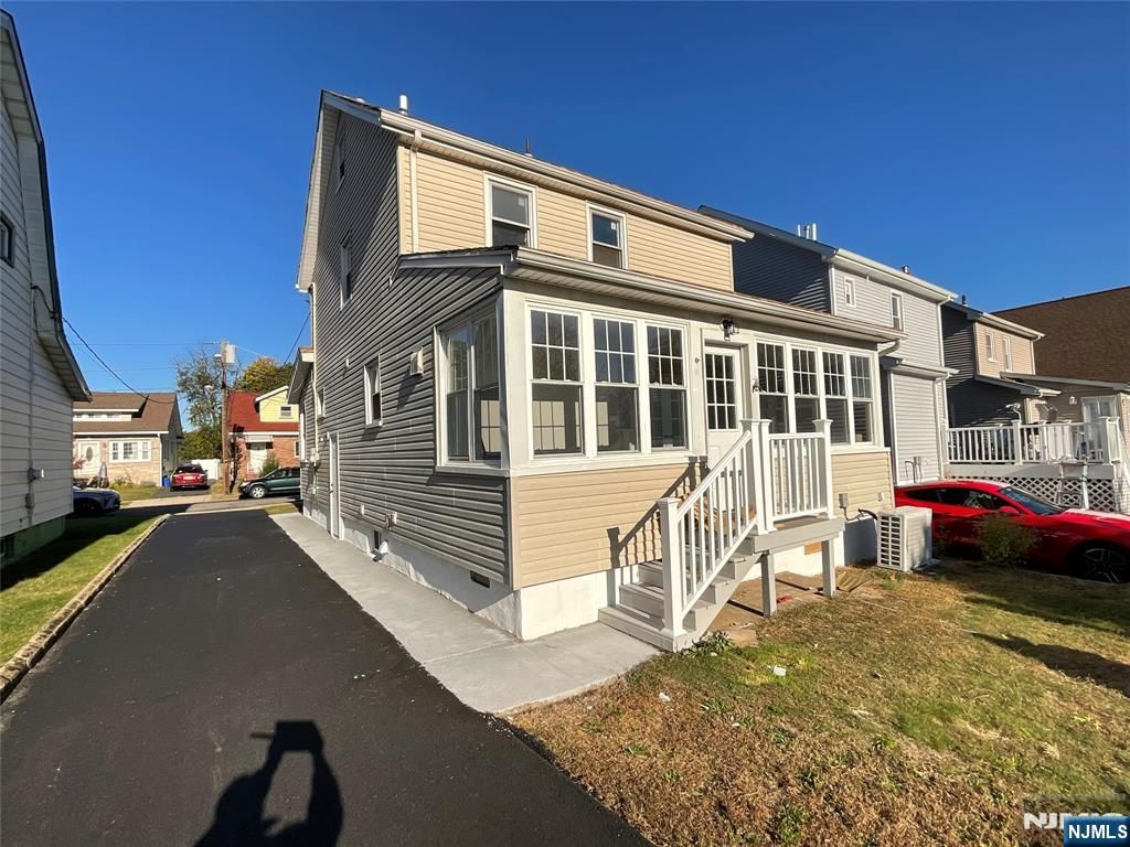 Photo of 524 Octavia Place, Lyndhurst, NJ 07071 (MLS # 25037593)
