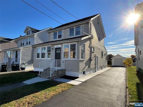 Photo of 524 Octavia Place, Lyndhurst, NJ 07071 (MLS # 25037593)