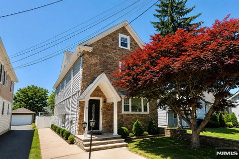 Photo of 11 Insley Avenue, Rutherford, NJ 07070 (MLS # 26023585)