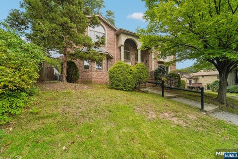 Photo of 14 Leighton Street, Englewood Cliffs, NJ 07632 (MLS # 26034413)