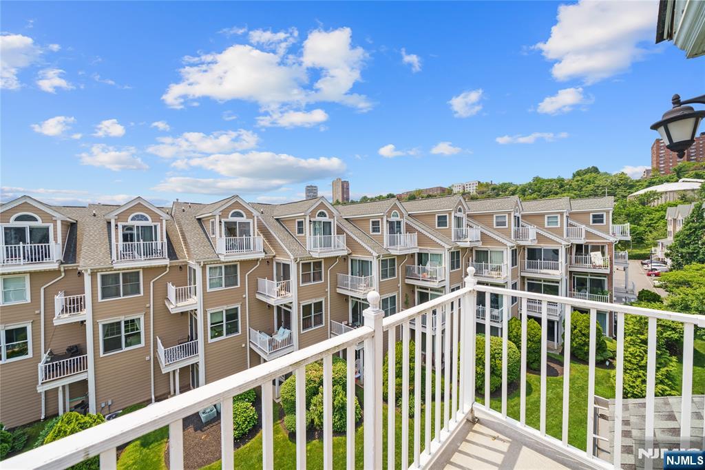 490 Fulton Court