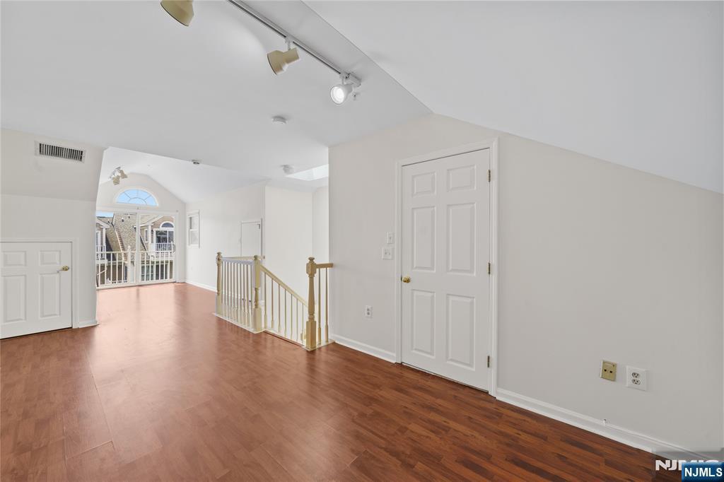 490 Fulton Court