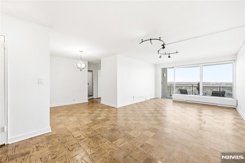 2077 Center Avenue 20F