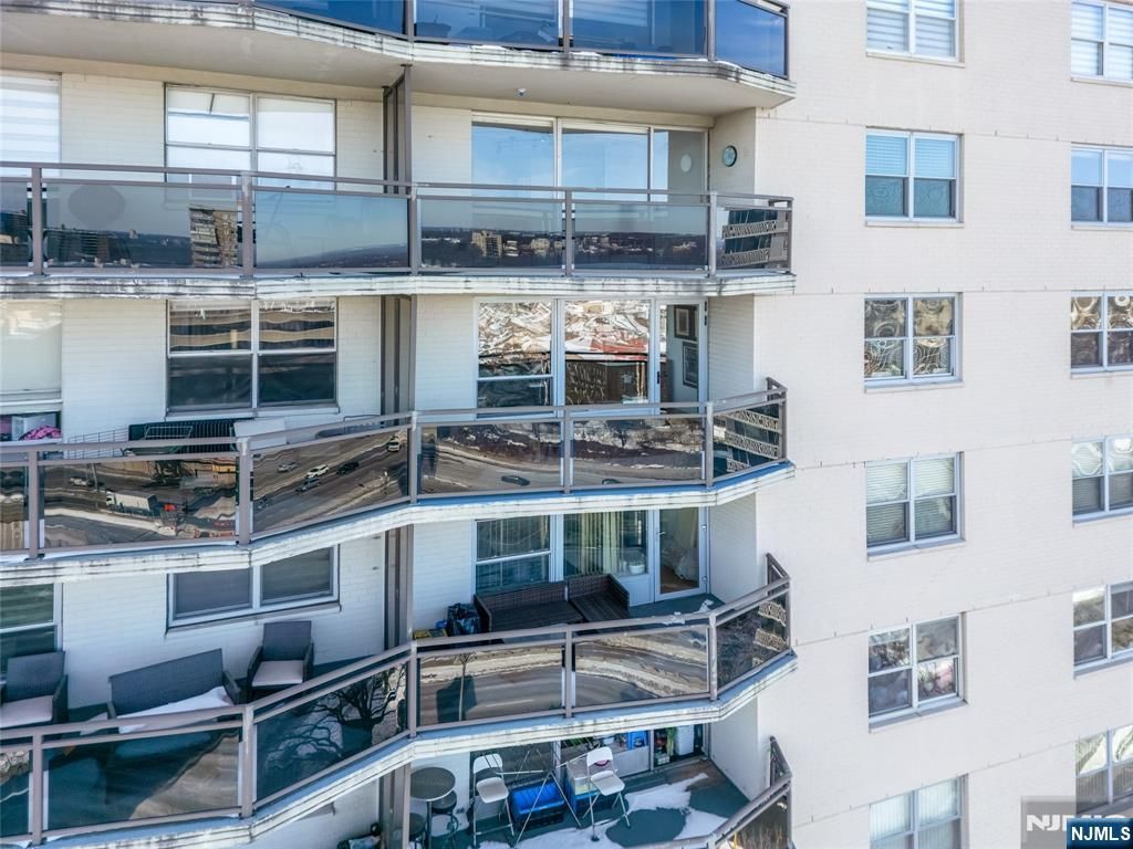 Photo of 2077 Center Avenue #20F, Fort Lee, NJ 07024 (MLS # 26003345)