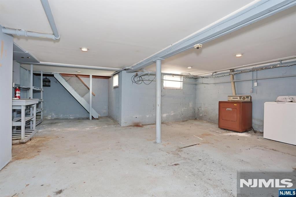 82 Coger Street