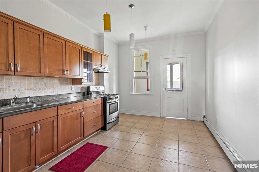 415 Gregory Avenue 2