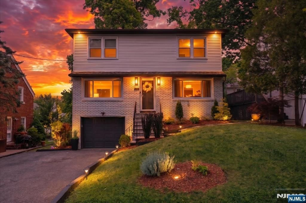 Photo of 11 Nottingham RD, West Orange, NJ 07052 (MLS # 26019707)
