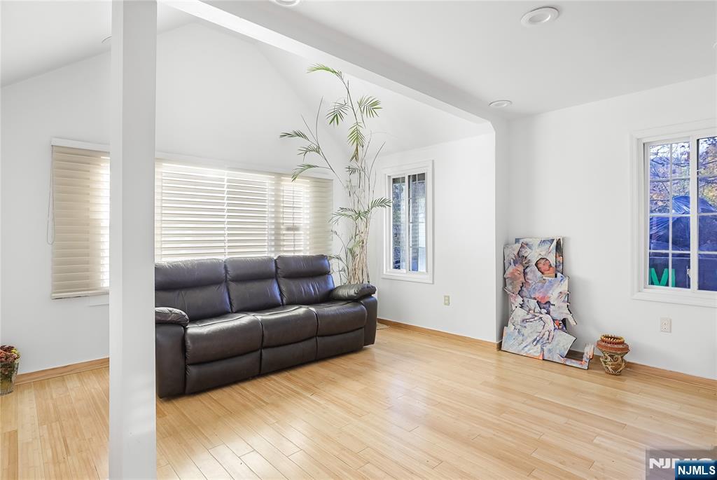 14 Valley View Avenue