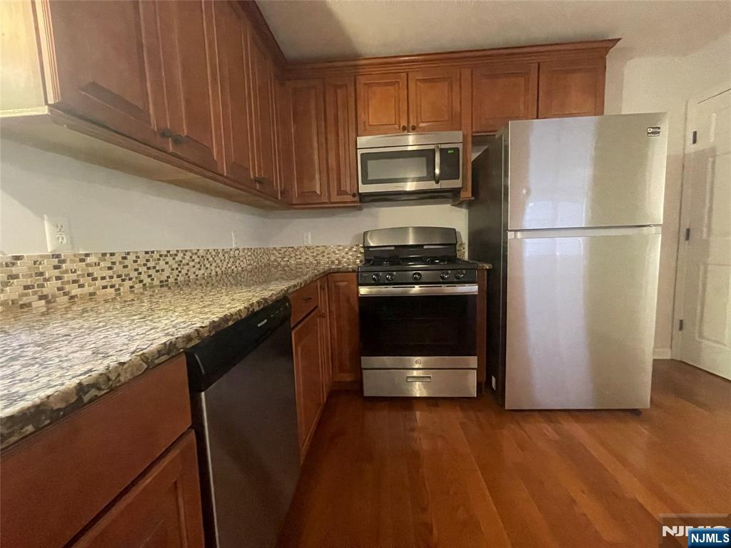 1019 Ringwood Avenue 3