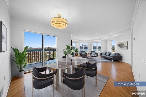 Photo of 605 Hancock Ct, Edgewater, NJ 07020 (MLS # 26004239)