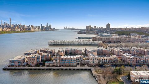 402 Chase Court 402 Edgewater NJ 07020