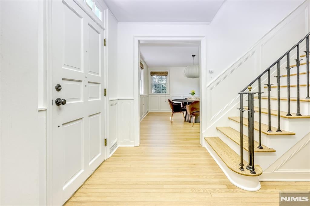 Photo of 39 Hollis Drive, Ho-Ho-Kus, NJ 07423 (MLS # 26022533)