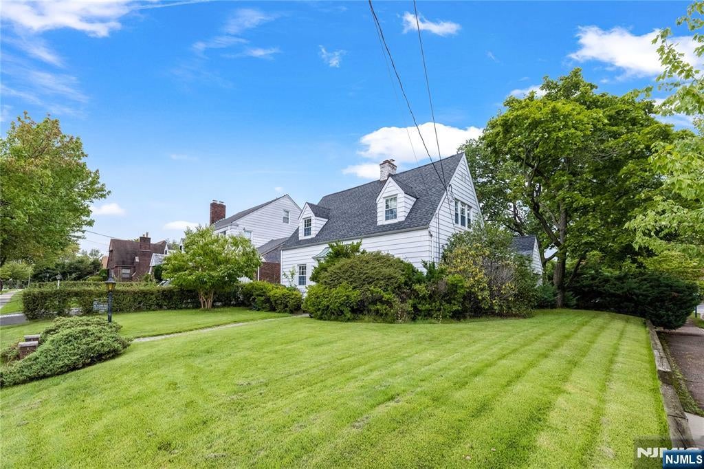 633 Prospect Avenue