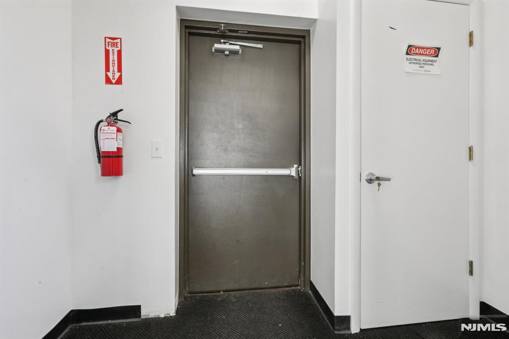 16-18 Van Wettering Place