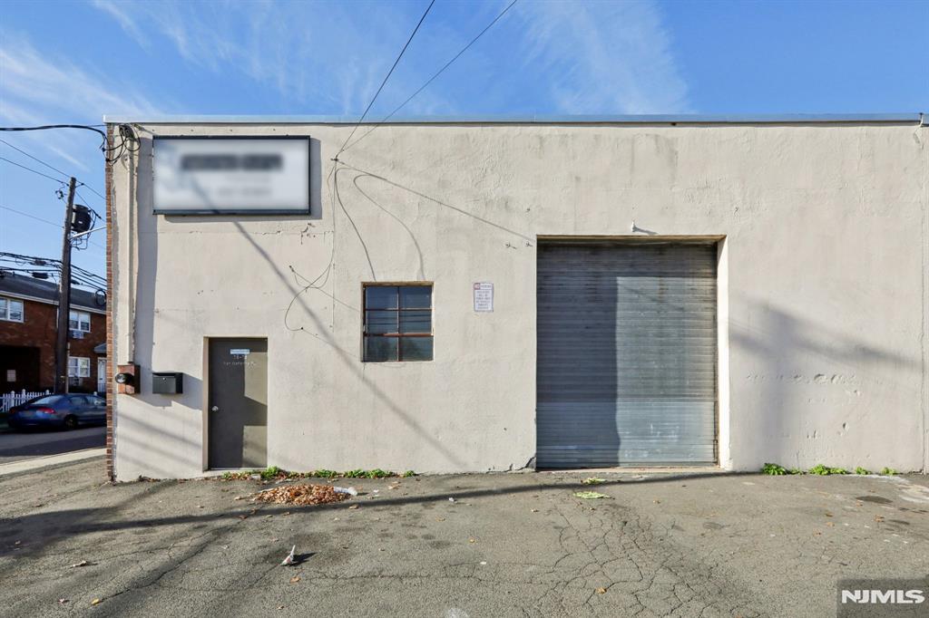 16-18 Van Wettering Place