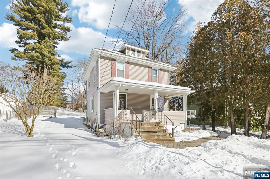 63 W Airmount Road