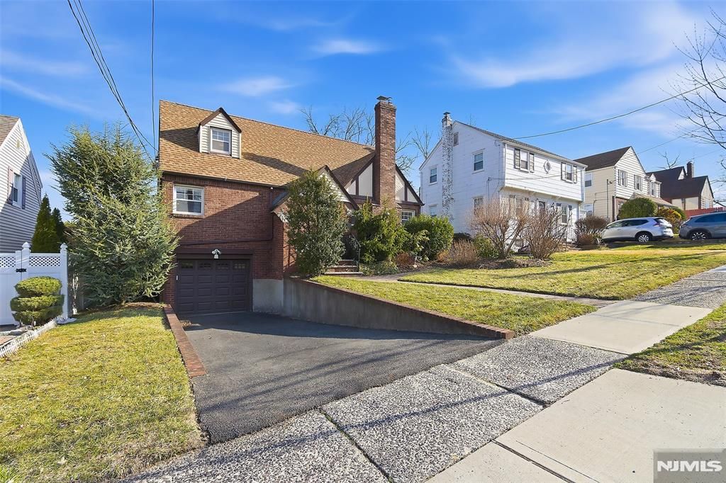 Photo of 597 Penn Avenue, Teaneck, NJ 07666 (MLS # 26002001)