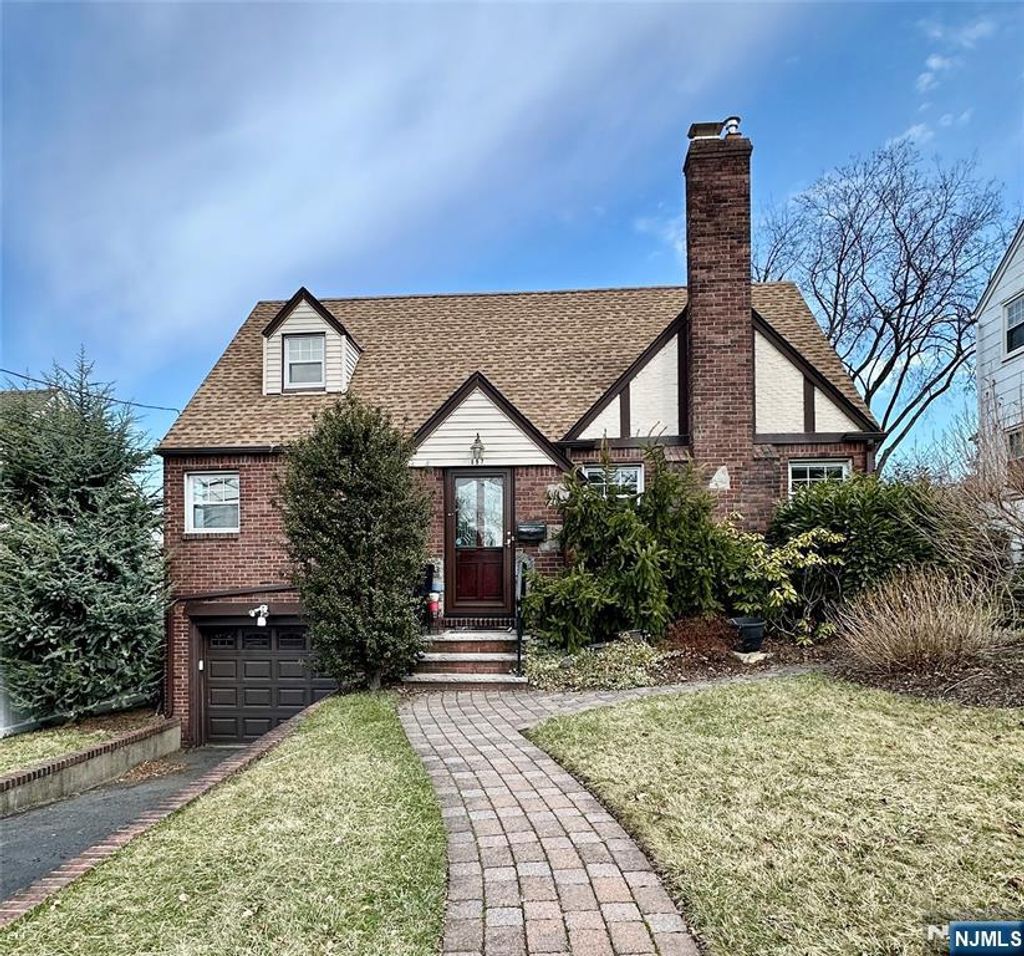 Photo of 597 Penn Avenue, Teaneck, NJ 07666 (MLS # 26002001)