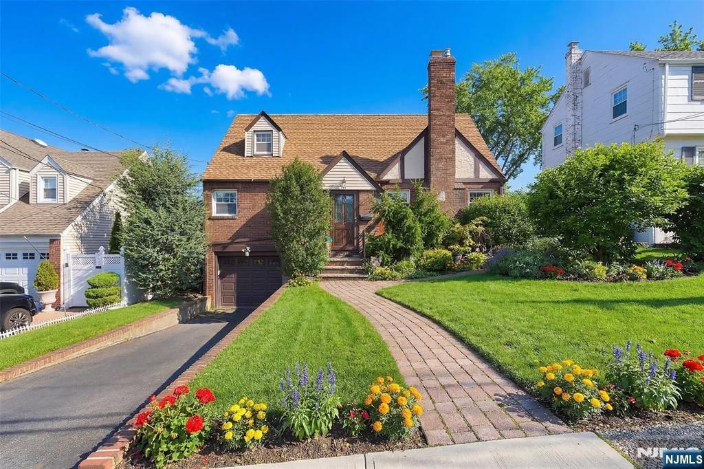 Photo of 597 Penn Avenue, Teaneck, NJ 07666 (MLS # 26002001)