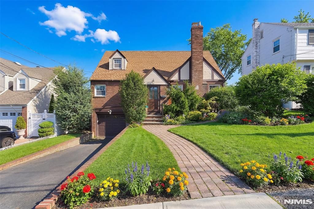 Photo of 597 Penn Avenue, Teaneck, NJ 07666 (MLS # 26002001)