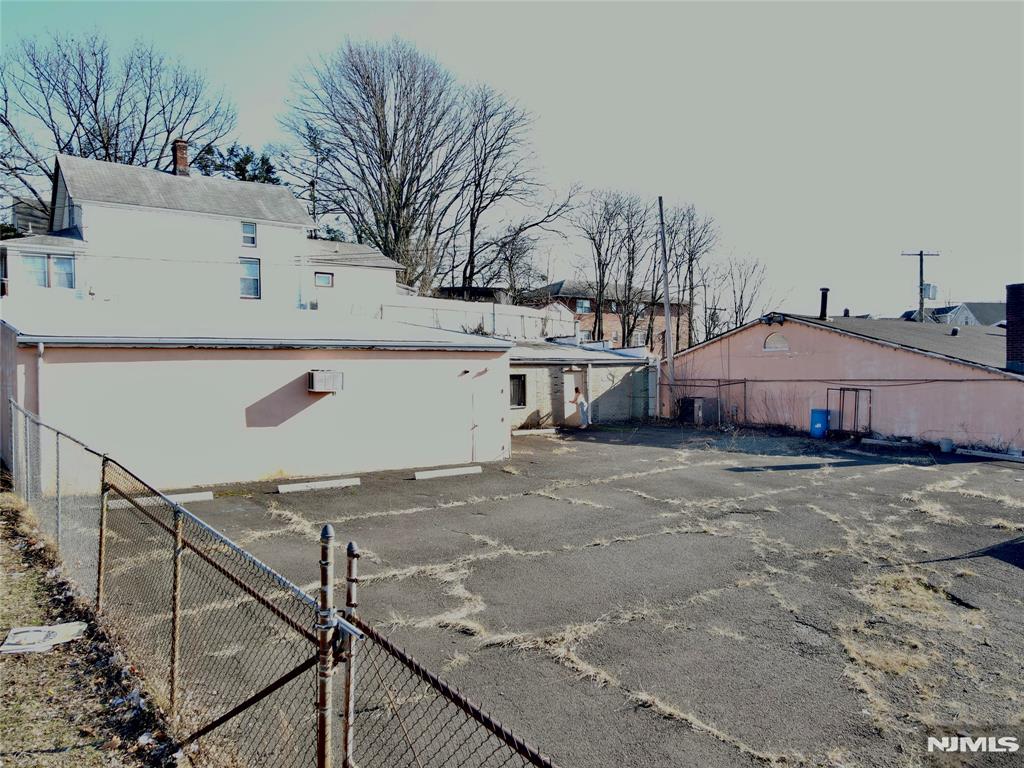 425 Paterson Avenue