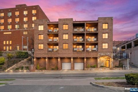 1906 Paterson Plank Road 2E North Bergen NJ 07047