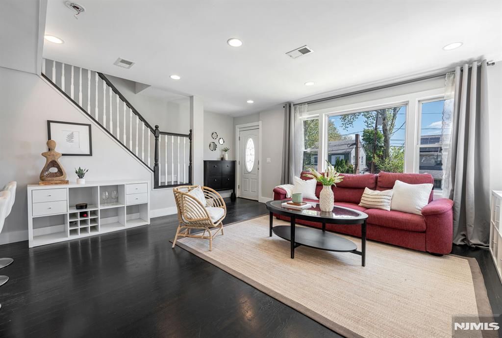 Photo of 1154 Stasia Street, Teaneck, NJ 07666 (MLS # 26014310)