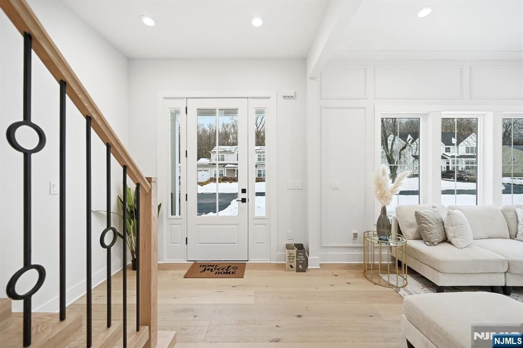 Photo of 11 Hawthorne Drive, Livingston, NJ 07039 (MLS # 26003703)