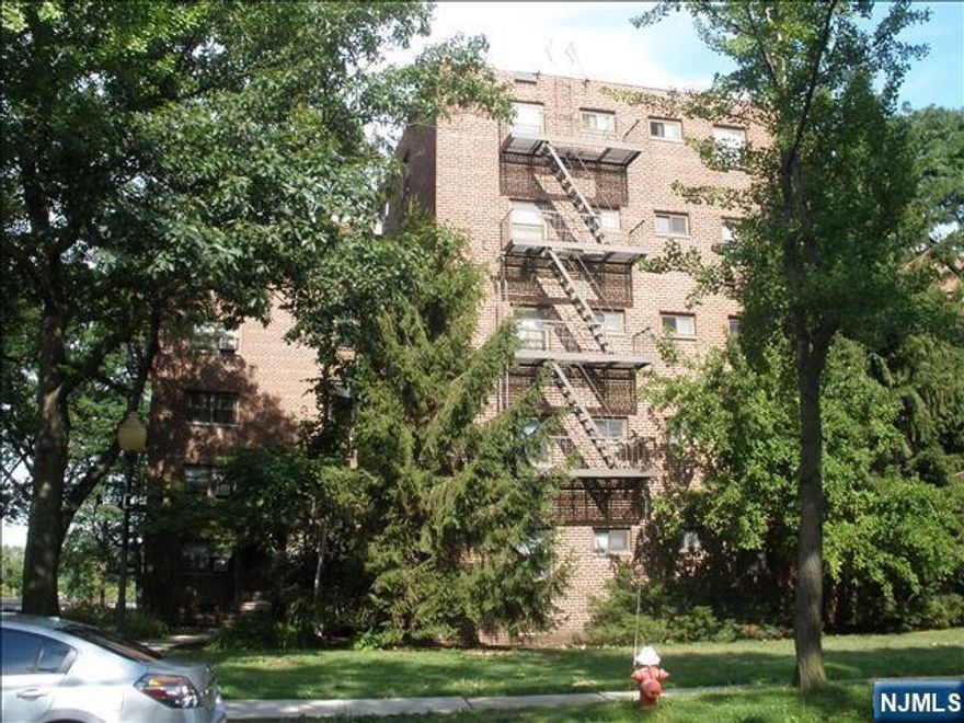 DESIRABLE 4th FLOOR A-LINE IN LINWOOD PARK. HARDWOOD FLOOR THROUGHOUT. FRESHLY PAINTED, WELL KEPT KITCHEN AND BATHROOM. HOT WATER & HEAT INCLUDED. WALK TO NYC BUS, SCHOOL, PARK & H-MART SUPERMARKET. NJ TRANSIT BUS #159 BUS STOP TO 42ND ST. JUST STEPS AWAY. REQUIRES NTN REPORT, LAST 2 YEARS TAX RETURNS, 3 RECENT PAY STUBS REQUIRED, SUBJECT TO BOARD APPROVAL AND INTERVIEW. $300 APPLICATION( NON-REFUNDABLE ) PROOF OF INCOME, CREDIT CHECK, ( 3:1 INCOME TO DEBT RATIO ). $500 REFUNDABLE MOVING IN FEE.