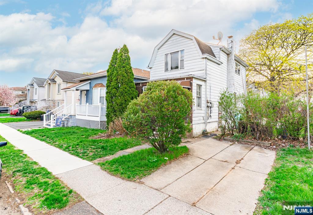 375 Westervelt Place