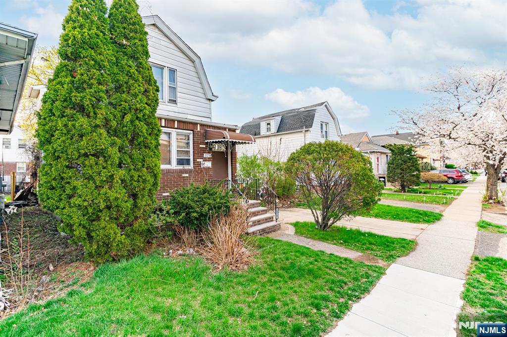 375 Westervelt Place