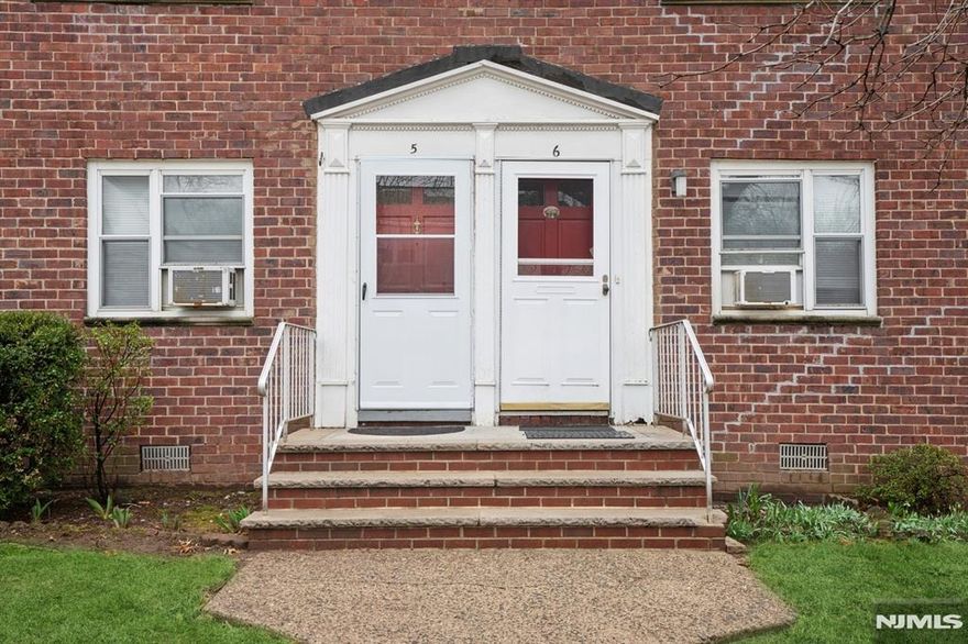 First floor 2 bedroom apartment in Hackensack. Quiet neighborhood, close to everything. Large living room and dining room, separate kitchen, 2 bedrooms and a full bathroom all on the same level. Large closet for storage. One parking space in parking lot. Secure laundry on premises. Heat and hot water included.