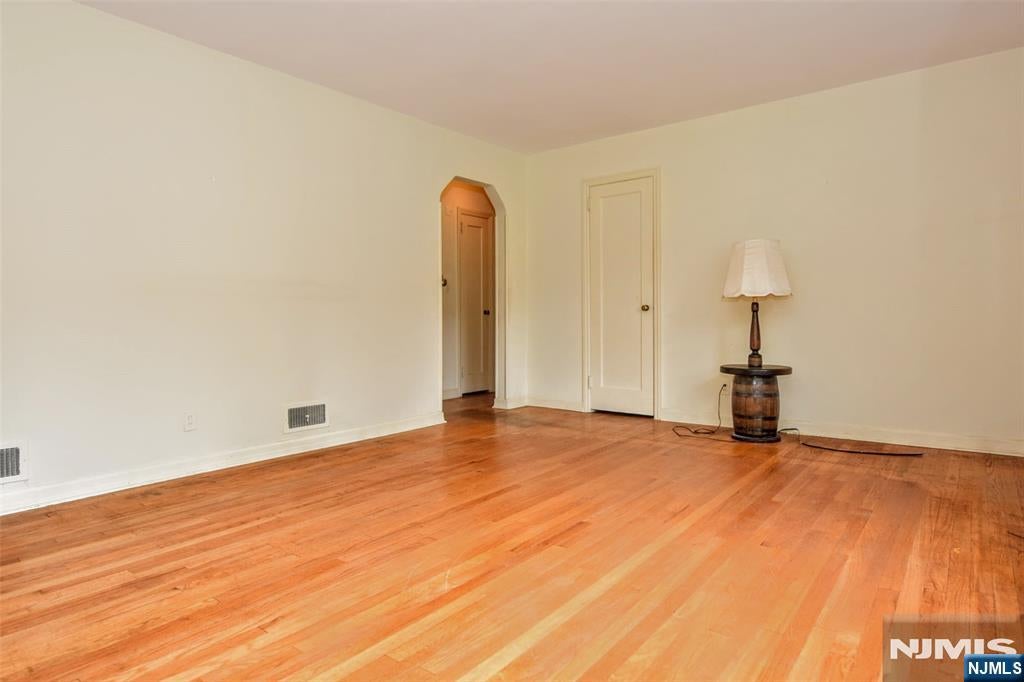 4 Demartini Place