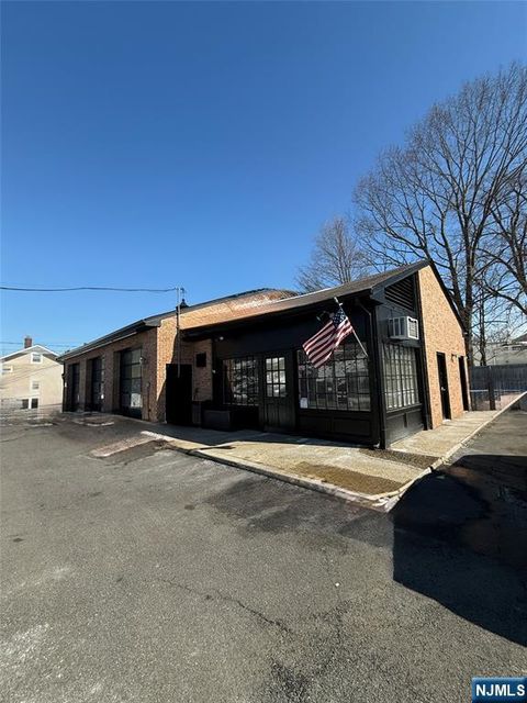Photo of 1040 Ringwood Avenue, Wanaque, NJ 07420 (MLS # 26012531)