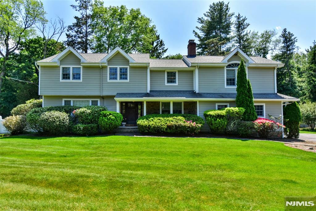 3 Avon Place