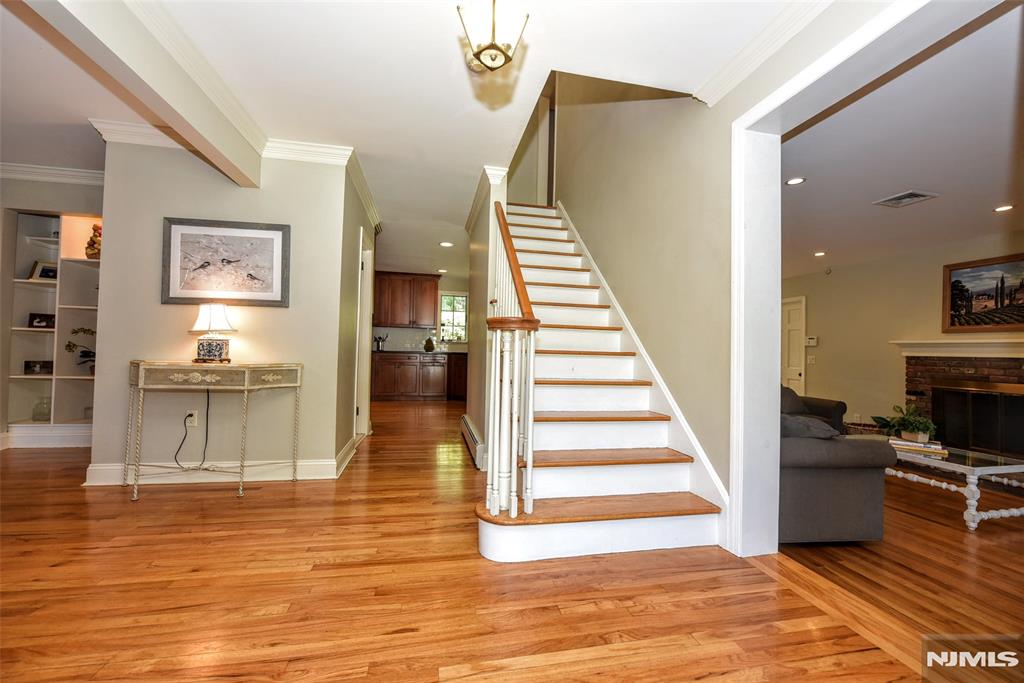 3 Avon Place